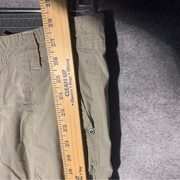 Kuhl Free Range Capri Pants Women 10 Tan Cargo Pockets Hiking. Flower stitching - Picture 3 of 8